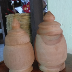 ถ้วย ทรงเบญจรงค์ ไม้เทพทาโร