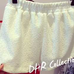 กางเกง กระโปรงแฟชั่นผู้หญิง : กางเกงขาสั้นสีขาว แต่งลายผ้า น่ารักมากๆจ้า