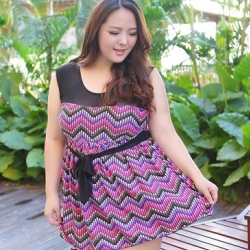 ชุดว่ายน้ำคนอ้วนพร้อมส่ง :ชุดว่ายน้ำแฟชั่นสีชมพูแต่งลายกราฟฟิกสีสันสดใส กางเกงขาสั้นใส่ด้านในน่ารักมากๆจ้า:รอบอก38-48นิ้ว เอว36-44นิ้ว สะโพก40-48นิ้วจ้า