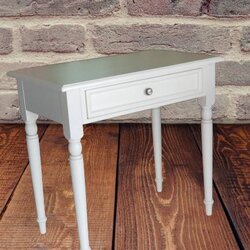 โต๊ะทำงานไม้สีขาว