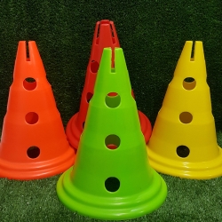 Football Cone กรวยพลาสติกฝึกฟุตบอล เจาะ3รู สูง30cm