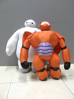 แพ็คคู่ Baymax กับ Baymax Mech ขนาด 15 นิ้ว