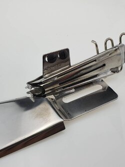 ซองกุ้น ซองกุ๊นจักรลาพื้นเรียบ สำหรับจักรลาอุตสาหกรรม ติดตั้งได้ง่ายโดยไม่ต้องปรับแต่งจักรแต่อย่างไร