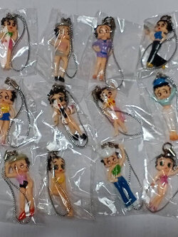 โมเดลห้อยโทรศัพท์มือถือ Betty Boop ชุด 12 ตัว ขนาด 4 ซ.ม.