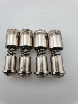 น๊อตยึดตีนผี สำหรับจักรอุตสาหกรรมเข็มเดียว ช่วยลดขั้นตอนการเปลี่ยนตีนผีโดยไม่ต้องให้ไขควง