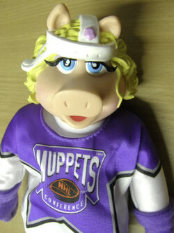 มีสพิคกี้ (Miss Piggy) ขนาด 10 นิ้ว