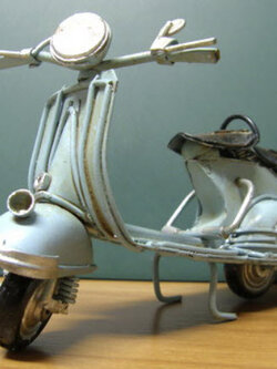 รถจักรยานยนต์เวสป้า ความยาว 4.5 นิ้ว