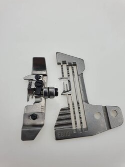 ชุดฟันและแป้นจักรโอลีนจักรโพ้งจักรโพ้งสี่เส้นใช้เย็บขอบผ้า