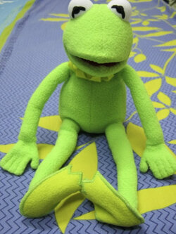 กบเคอร์มิท (Kermit Frog) ขนาด 12 นิ้ว (Disney Parks)