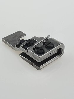 ตีนผีเย็นย่นจักรโพ้ง 4 เส้น จักรอุตสาหกรรม เย็บย่นผ้าล่างผ้าบนไม่ย่น