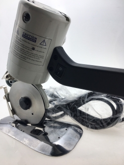 เครื่องตัดผ้าใบมีดกลมขนาด 3.5 นิ้ว รุ่น RSD-90 (แถมฟรี!ใบมีดสำรอง+จารบี+หินลับใบมีด+กระดาษทราย+ขวดหยอดน้ำมัน)