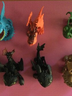 โมเดลรวมมังกร 8 ตัว ขนาด 3-4 นิ้ว