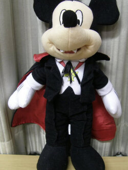 มิคกี้ เมาส์ ชุดแดร๊กคูล่า ขนาด 14 นิ้ว