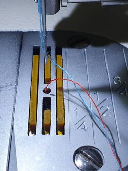 ชุดแป้นและฟันจักร แบบยางสำหรับผ้าบาง ผ้ายืด ผ้าตาข่าย จะไม่ทำให้ผ้าเป็นรอย