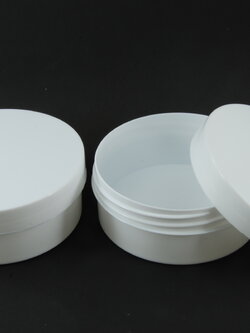 กระปุก BD สีขาว ขนาด 50 กรัม แพคละ 4 ชิ้น