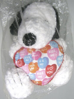 สนูปปี้ ถือหัวใจขนาดใหญ่ ขนาด 12 นิ้ว