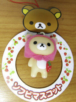 ที่ห้อยมือถือ รีลัคคุมะสตรอเบอรี่