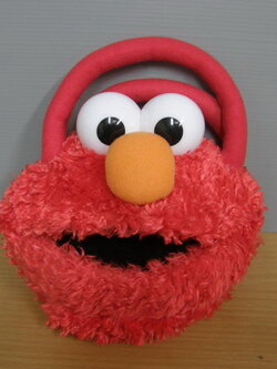 กระเป๋าถือหัว Elmo (มือสอง)
