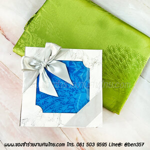 ของชำร่วยงานศพ ผ้าแพร 5 ฟุต ใส่กล่องหินอ่อน เปิดหน้า คาดริบบิ้น ชุดละ 140.-