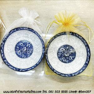 ของชำร่วยงานศพ จาน 7" กระเบื้องสีน้ำเงิน สั่งซื้อขั้นต่ำ 100 ชิ้น ติดสติ๊กเกอร์ 28.- / ใส่ถุงผ้า 33.-/ถุงผ้าติดโบว์ 34.-