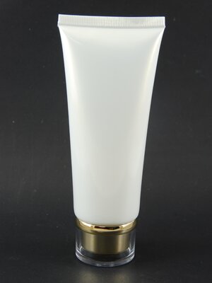 หลอดโฟม 100 กรัม ขาวครีมหัวอคิลิกทอง แพคละ 5 ใบ